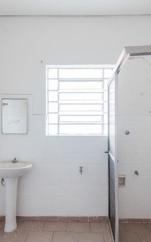 Casa à venda com 196m², 2 quartos e sem vagaBanheiro