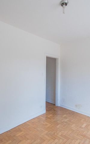 Casa à venda com 196m², 2 quartos e sem vagaSala