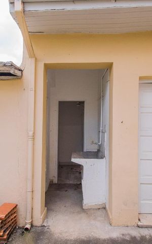 Casa à venda com 196m², 2 quartos e sem vagaÁrea de Serviço