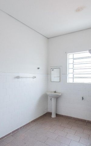Casa à venda com 196m², 2 quartos e sem vagaBanheiro