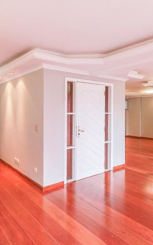Apartamento à venda com 190m², 5 quartos e 2 vagas Apartamento à venda com 190m², 5 quartos e 2 vagasSala