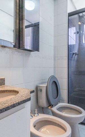 Apartamento à venda com 190m², 5 quartos e 2 vagas Apartamento à venda com 190m², 5 quartos e 2 vagasBanheiro da Suíte 2
