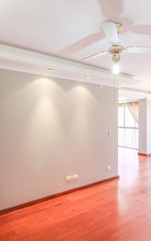 Apartamento à venda com 190m², 5 quartos e 2 vagas Apartamento à venda com 190m², 5 quartos e 2 vagasSala