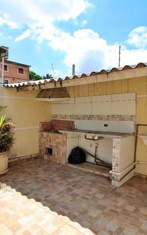 Casa à venda com 230m², 3 quartos e 2 vagasChurrasqueira