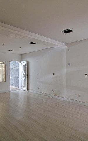 Casa à venda com 230m², 3 quartos e 2 vagasSala