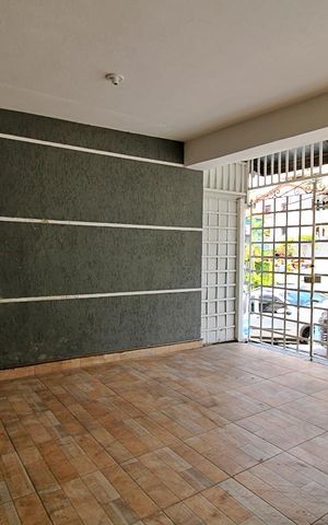 Casa à venda com 230m², 3 quartos e 2 vagasGaragem