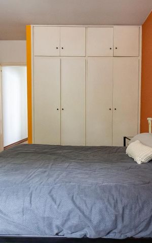 Casa à venda com 310m², 3 quartos e 2 vagas Casa à venda com 310m², 3 quartos e 2 vagasQuarto 2