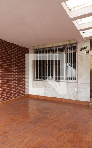 Casa à venda com 130m², 3 quartos e 2 vagasGaragem