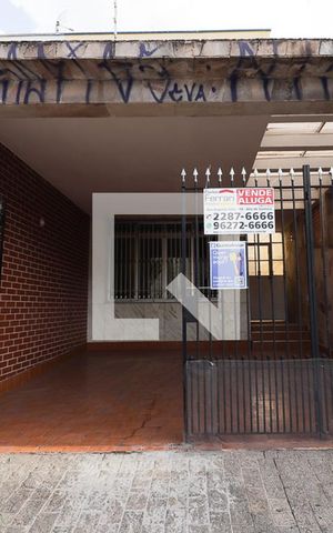 Casa à venda com 130m², 3 quartos e 2 vagasFachada