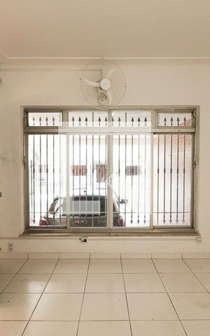 Casa à venda com 130m², 3 quartos e 2 vagasSala