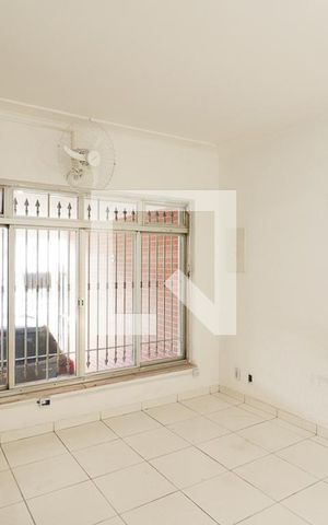 Casa à venda com 130m², 3 quartos e 2 vagasSala