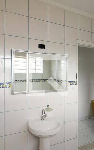 Casa à venda com 130m², 3 quartos e 2 vagasBanheiro Social