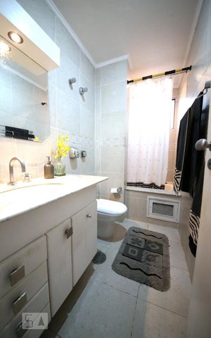 Apartamento à venda com 150m², 3 quartos e 2 vagasBanheiro 1