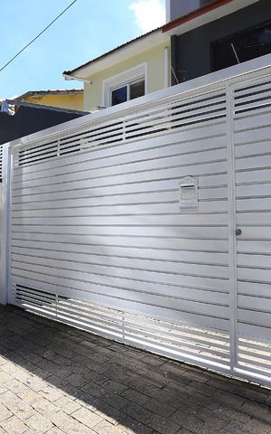Casa à venda com 120m², 3 quartos e 2 vagasFachada