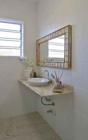 Casa à venda com 120m², 3 quartos e 2 vagasBanheiro