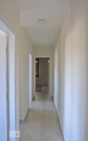 Casa à venda com 120m², 3 quartos e 2 vagasCorredor