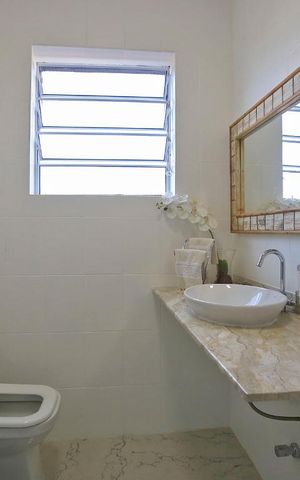 Casa à venda com 120m², 3 quartos e 2 vagasBanheiro