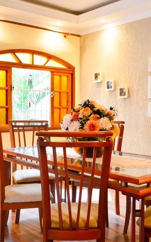 Casa à venda com 249m², 3 quartos e 3 vagas Casa à venda com 249m², 3 quartos e 3 vagasSala de Jantar Janela