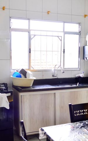Casa à venda com 249m², 3 quartos e 3 vagas Casa à venda com 249m², 3 quartos e 3 vagasCasa Fundos Cozinha Entrada