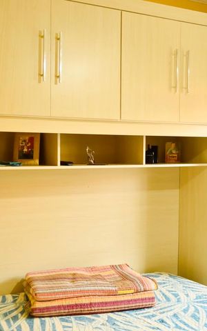 Casa à venda com 249m², 3 quartos e 3 vagas Casa à venda com 249m², 3 quartos e 3 vagasQuarto 2 Armários