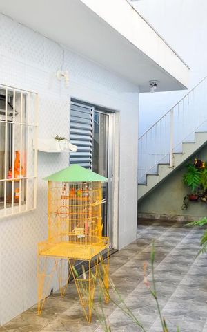 Casa à venda com 249m², 3 quartos e 3 vagas Casa à venda com 249m², 3 quartos e 3 vagasFrente Imovel Fundos