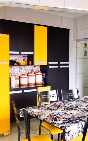 Casa à venda com 249m², 3 quartos e 3 vagas Casa à venda com 249m², 3 quartos e 3 vagasCasa Fundos Cozinha Entrada