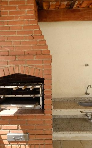 Casa para alugar com 190m², 4 quartos e 1 vagaChurrasqueira