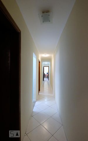 Casa para alugar com 190m², 4 quartos e 1 vagaHall