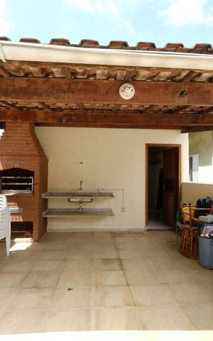 Casa para alugar com 190m², 4 quartos e 1 vagaChurrasqueira