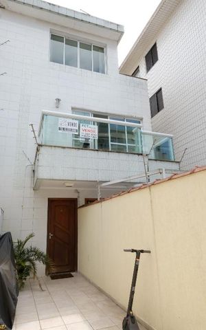 Casa para alugar com 190m², 4 quartos e 1 vagaFachada