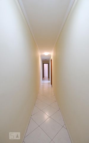 Casa para alugar com 190m², 4 quartos e 1 vagaHall
