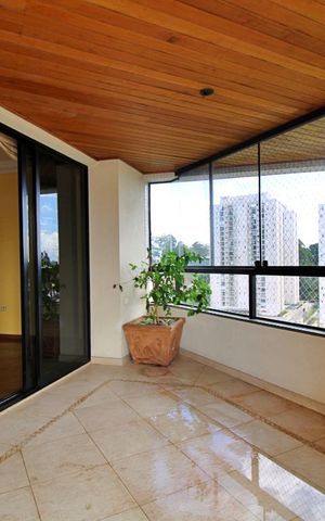 Apartamento à venda com 240m², 3 quartos e 3 vagasVaranda da Sala