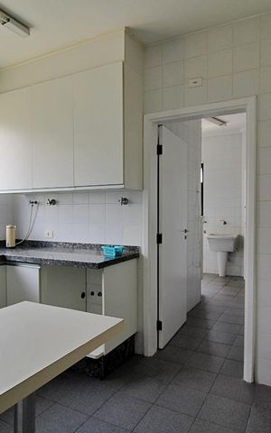 Apartamento à venda com 240m², 3 quartos e 3 vagasCozinha