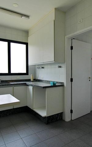Apartamento à venda com 240m², 3 quartos e 3 vagasCozinha