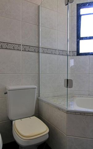 Apartamento à venda com 240m², 3 quartos e 3 vagasBanheiro