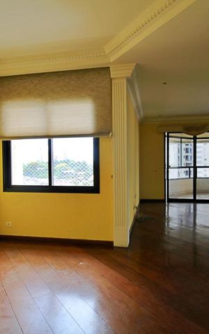 Apartamento à venda com 240m², 3 quartos e 3 vagasSala