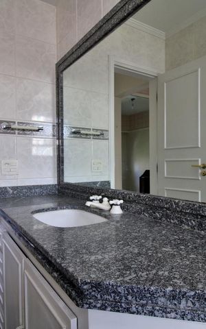 Apartamento à venda com 240m², 3 quartos e 3 vagasBanheiro