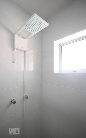 Casa para alugar com 500m², 4 quartos e 6 vagas Casa para alugar com 500m², 4 quartos e 6 vagasDetalhe do Banheiro Suíte 2