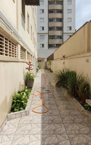 Apartamento à venda com 63m², 2 quartos e 1 vagaCorredor lateral