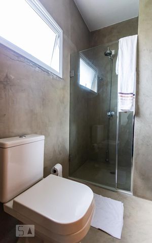 Casa à venda com 450m², 5 quartos e 4 vagasBanheiro da Suite 2