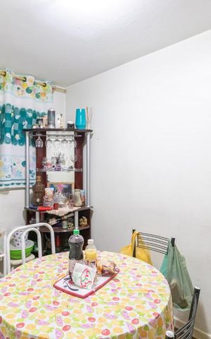Casa à venda com 150m², 3 quartos e 2 vagas Casa à venda com 150m², 3 quartos e 2 vagasCopa