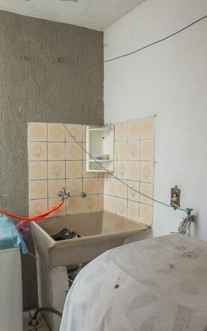 Casa à venda com 80m², 2 quartos e 1 vagaárea de serviço