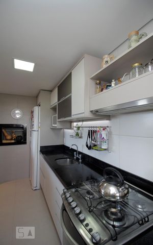 Apartamento à venda com 80m², 2 quartos e 2 vagasCozinha