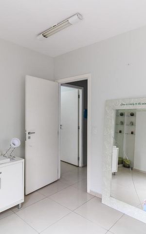 Casa à venda com 320m², 7 quartos e 2 vagas Casa à venda com 320m², 7 quartos e 2 vagasQuarto 2