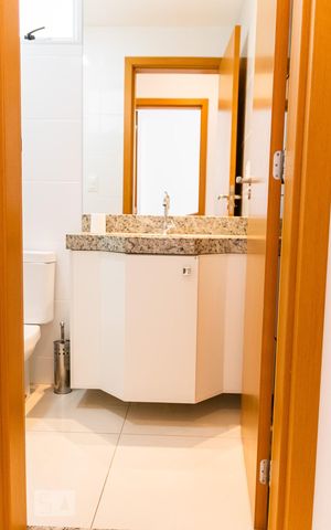 Apartamento para alugar com 67m², 2 quartos e 2 vagas Apartamento para alugar com 67m², 2 quartos e 2 vagasBanheiro Social