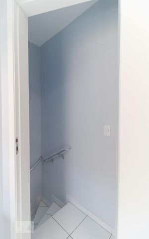 Studio para alugar com 50m², 1 quarto e 1 vagaEscada