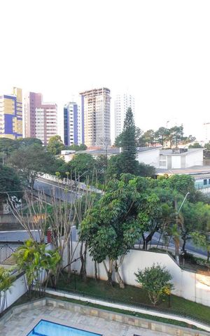 Apartamento à venda com 136m², 3 quartos e 3 vagas Apartamento à venda com 136m², 3 quartos e 3 vagasVista
