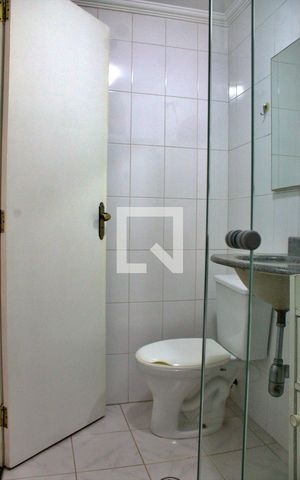 Apartamento à venda com 55m², 2 quartos e 1 vaga Apartamento à venda com 55m², 2 quartos e 1 vagaBanheiro