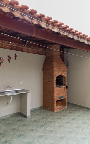 Casa à venda com 125m², 3 quartos e 2 vagas Casa à venda com 125m², 3 quartos e 2 vagasChurrasqueira
