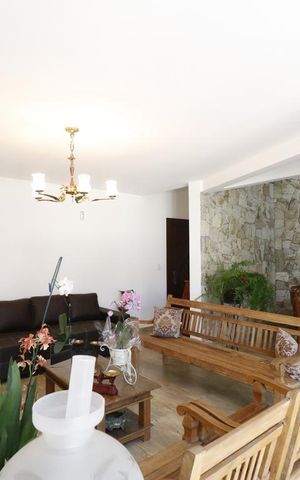 Casa à venda com 490m², 3 quartos e 6 vagasSala